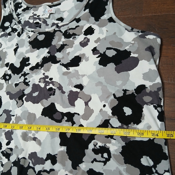 Denim & Company Camouflage Black Gray White Sleeveless Tank Top Knit 2X Plus - Picture 5 of 7